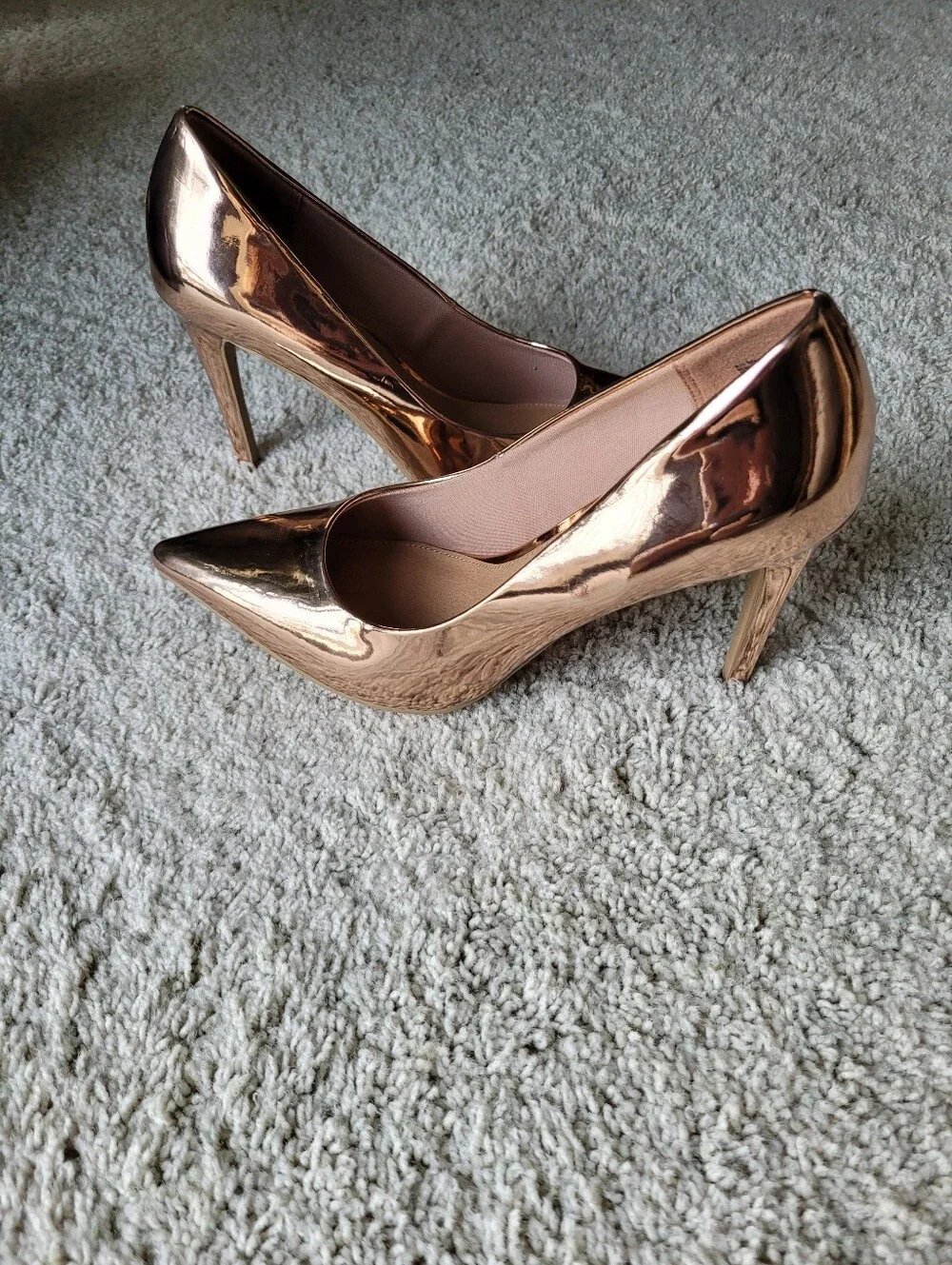 Women’s Metallic Rose Gold Pointed-Toe Pumps 4